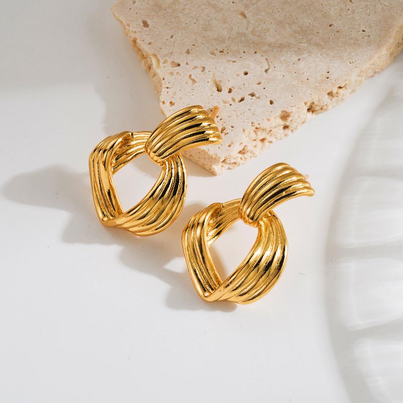 Aretes arracadas canasta chapa de Oro18K estilo vintage