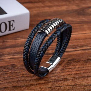 Pulsera tres cuerdas de vinipiel y acero, bisutería.