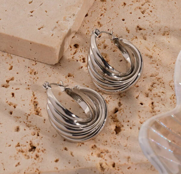 Aretes tipo arracada acero inoxidable.