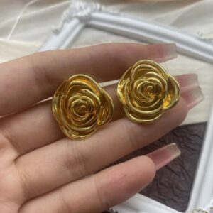 Aretes forma de rosa acero inoxidable.